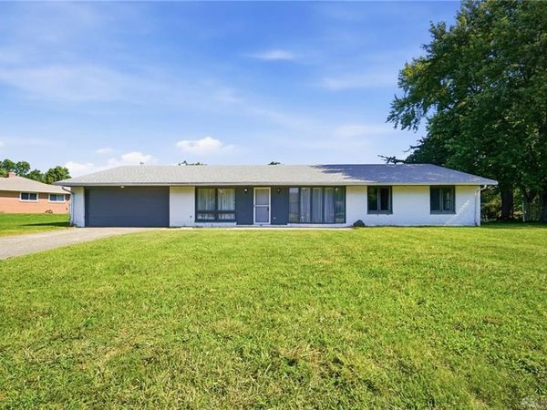 2043 Carriage Hall Court, Miami Township, OH 45459