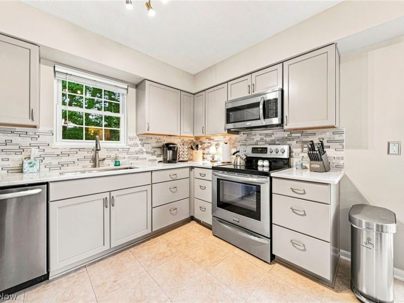 7515 Andrea Drive , Mentor, OH 44060 Photo 17