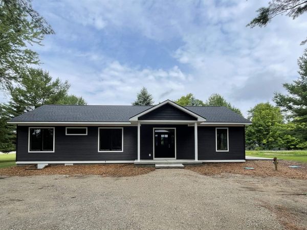 8279 Cherry Avenue, Rapid City, MI 49676