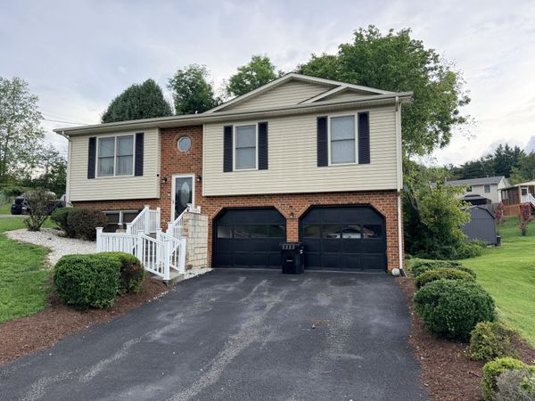 5711 Deputy DR , Roanoke, VA 24019