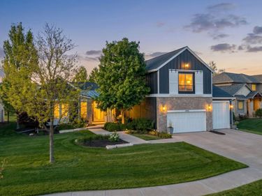 21874 Martha Street, Elkhorn, NE 68022
