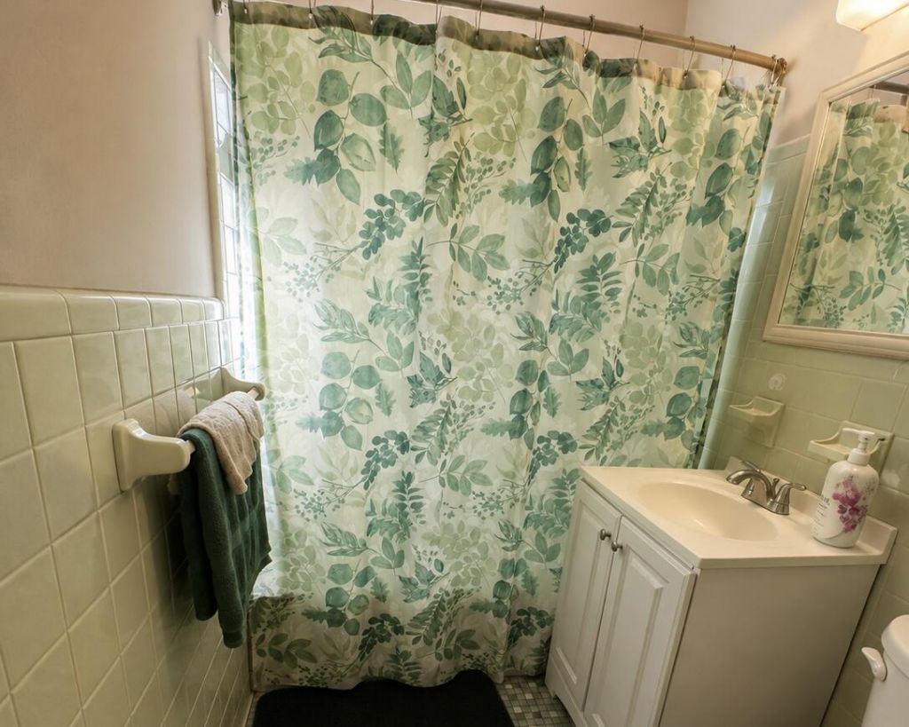 734 Deene Street Photo 16
