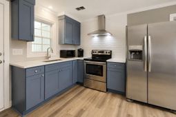 734 Deene Street photo 4