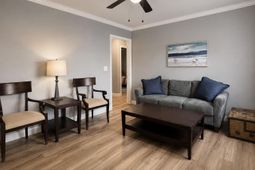 734 Deene Street photo 4