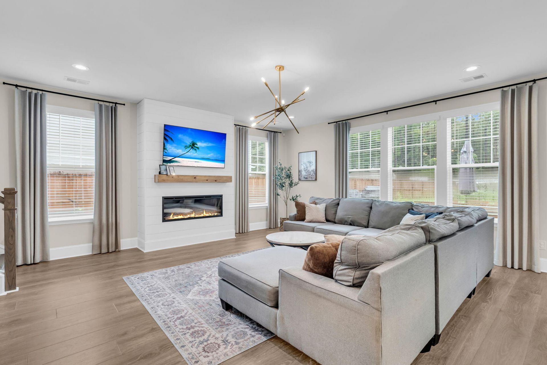 405 Henry Joseph Way Photo 23