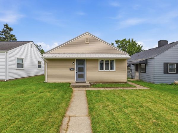 2710 CHARLOTTE Avenue, Fort Wayne, IN 46805