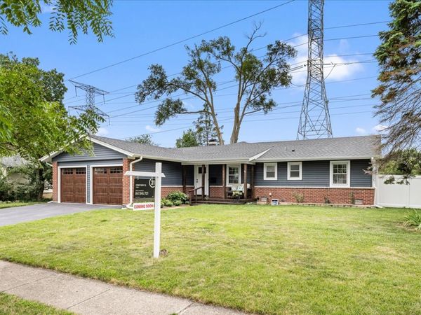 601 Walnut Lane , Elk Grove Village, IL 60007