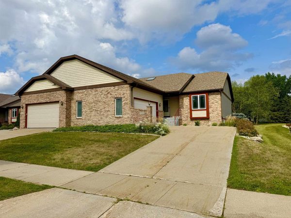 9110 Waterside Street, Middleton, WI 53562