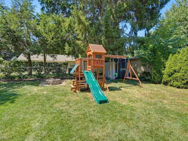 4526 W 228th Street , Fairview Park, OH 44126 Photo 24