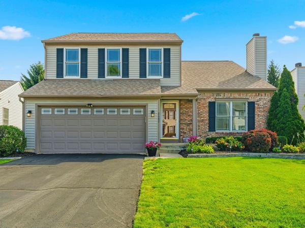 8482 Olenbrook Drive , Lewis Center, OH 43035