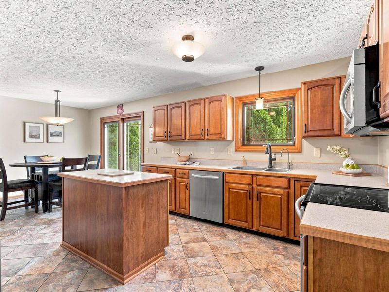 8482 Olenbrook Drive , Lewis Center, OH 43035 Photo 14