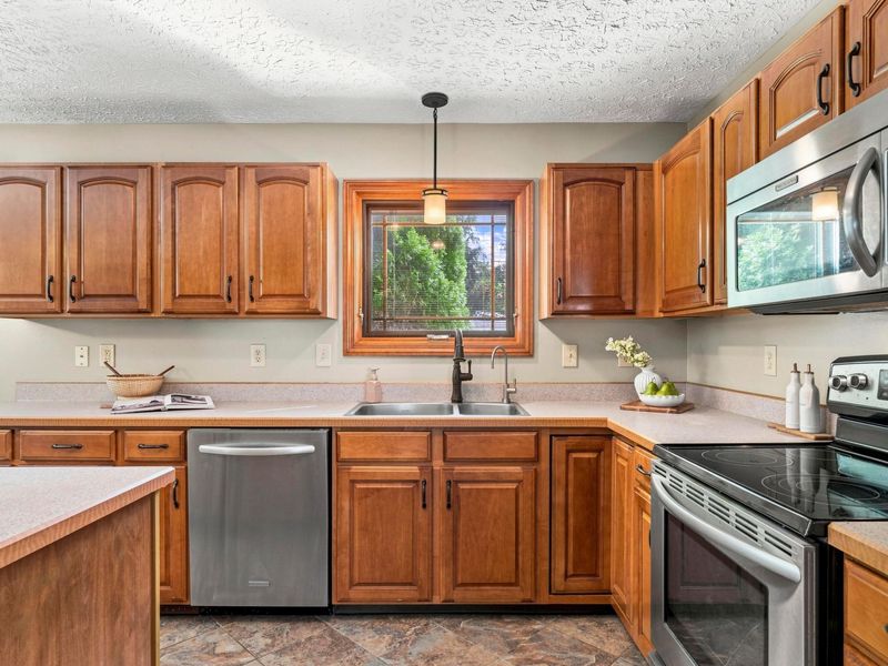 8482 Olenbrook Drive , Lewis Center, OH 43035 Photo 15