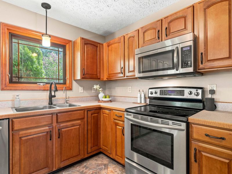 8482 Olenbrook Drive , Lewis Center, OH 43035 Photo 16