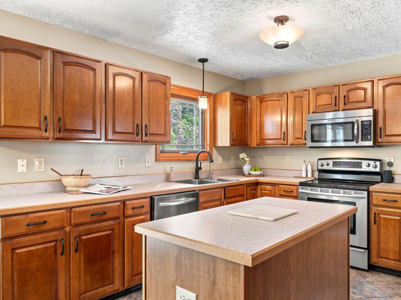 8482 Olenbrook Drive , Lewis Center, OH 43035 Photo 18