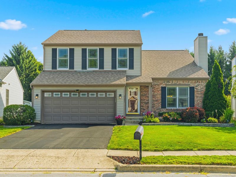 8482 Olenbrook Drive , Lewis Center, OH 43035 Photo 2