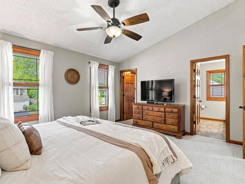 8482 Olenbrook Drive , Lewis Center, OH 43035 Photo 28