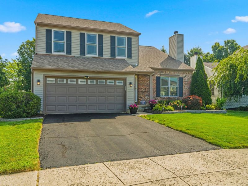 8482 Olenbrook Drive , Lewis Center, OH 43035 Photo 3