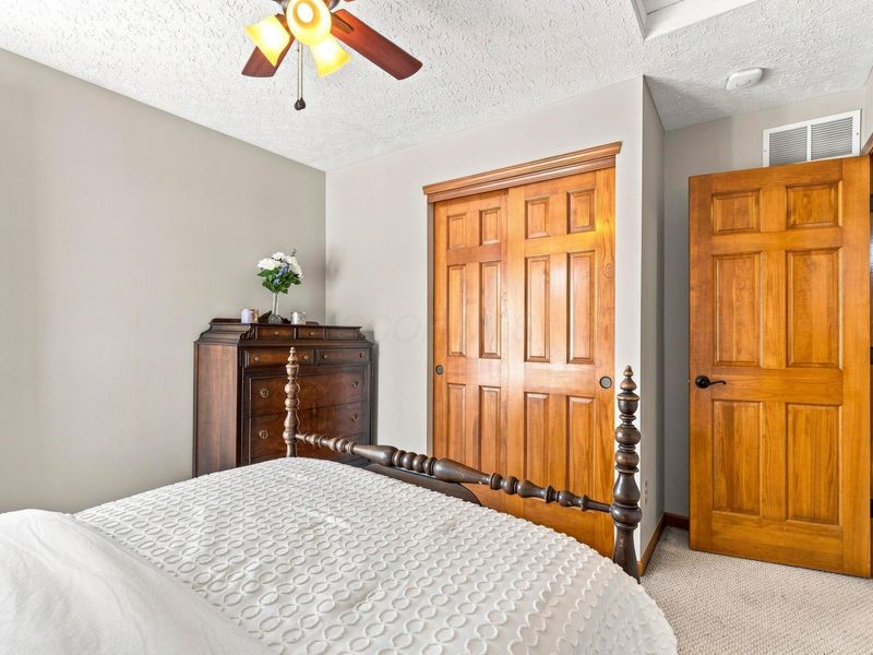 8482 Olenbrook Drive , Lewis Center, OH 43035 Photo 33