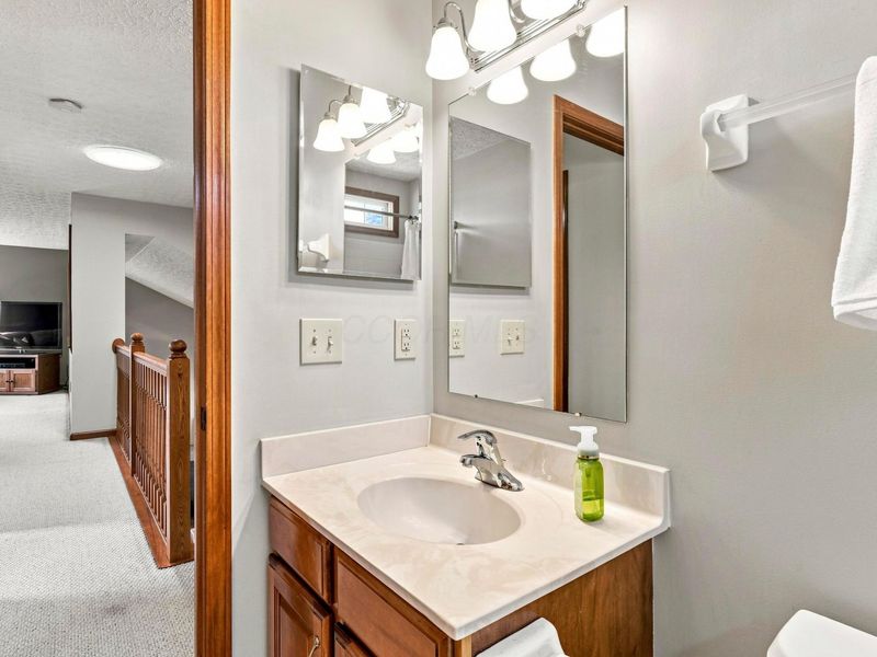 8482 Olenbrook Drive , Lewis Center, OH 43035 Photo 37