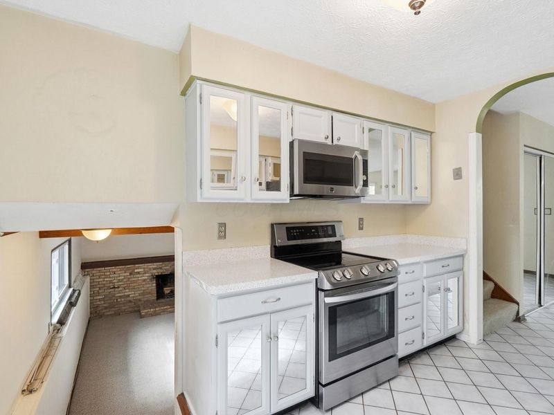 36 N Spring Road , Westerville, OH 43081 Photo 10