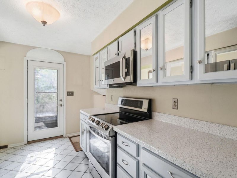36 N Spring Road , Westerville, OH 43081 Photo 8