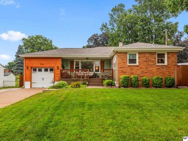 4532 B Street, Omaha, NE 68106