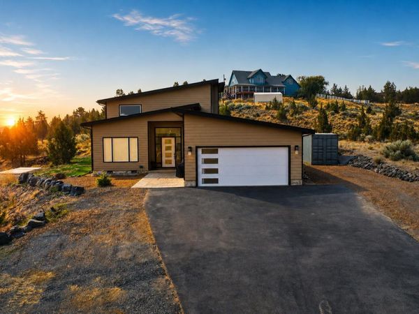 1901 NE Camas Lane, Madras, OR 97741