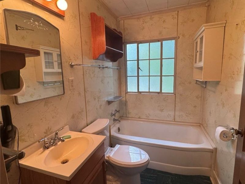 2410 N Revere Road, Akron, OH 44333 Photo 20