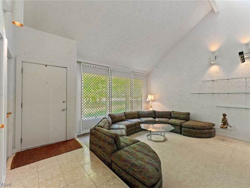 5573 Logan Arms Drive , Youngstown, OH 44420 Photo 3