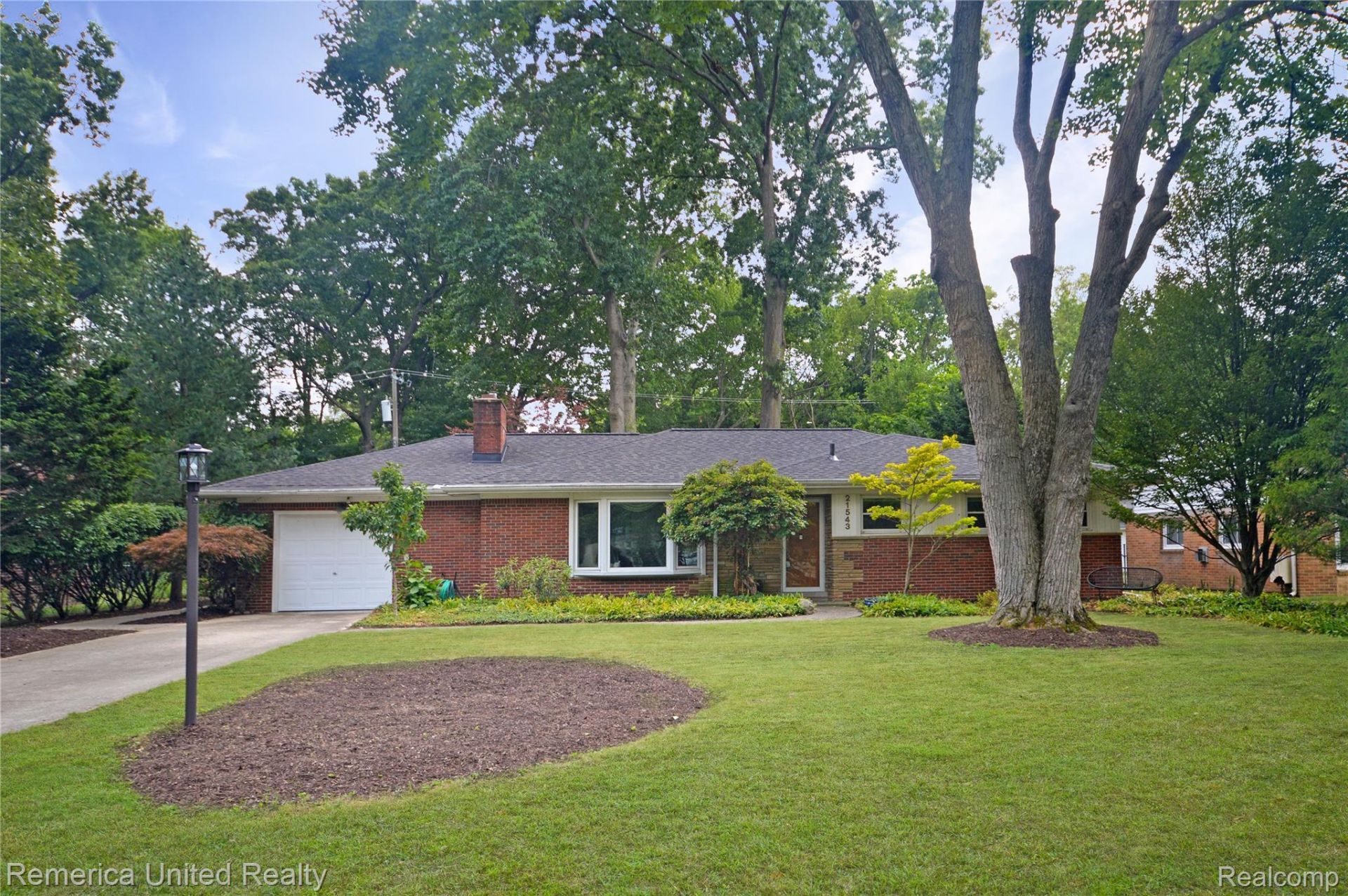 21543 Mahon Drive, Southfield, Mi 48075 Main Photo