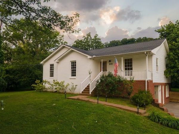1943 Carters Creek Pike , Franklin, TN 37064