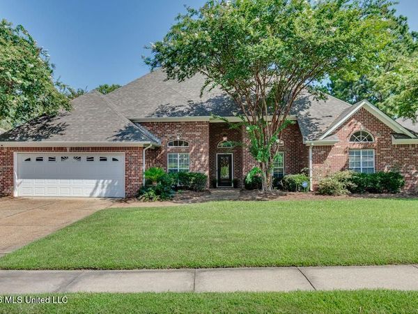 174 Woodlands Glen Circle, Brandon, MS 39047