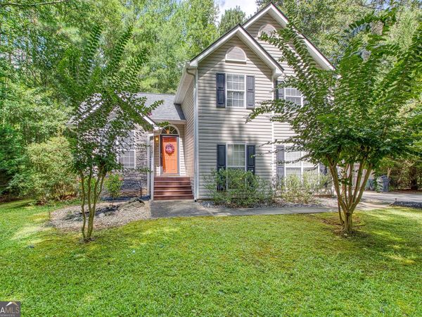 30 Orchard Hills Ct, Newnan, GA 30263