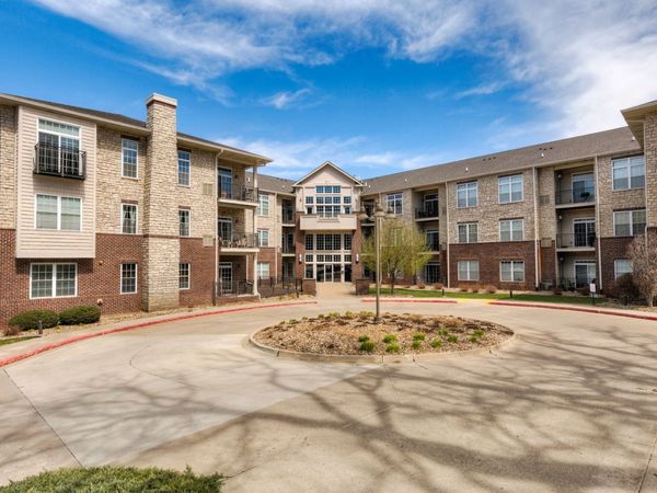 3031 Grand Avenue, Unit 117, Des Moines, IA 50312