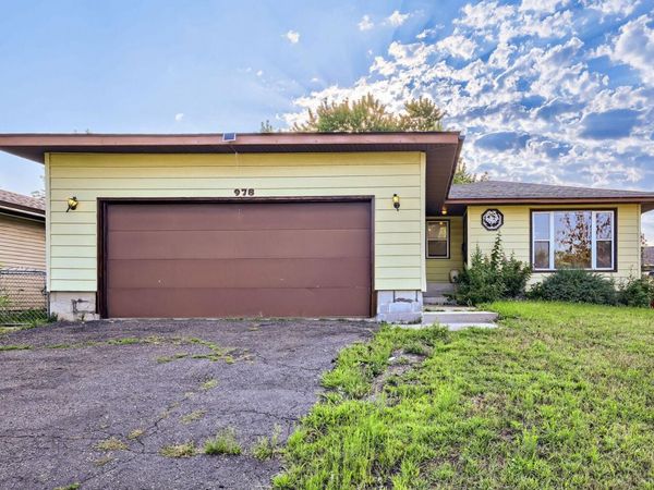 978 Western Avenue N, Saint Paul, MN 55117