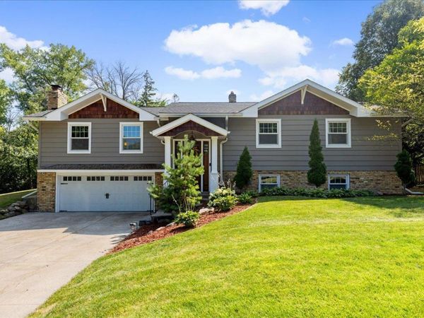 13529 Larkin Drive, Minnetonka, MN 55305