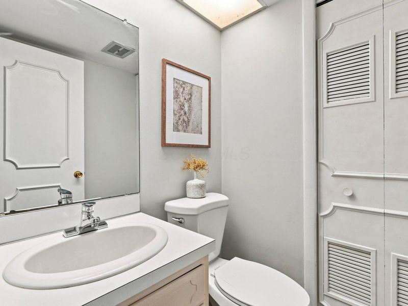 3600 Reed Road, Unit 8, Upper Arlington, OH 43220 Photo 15