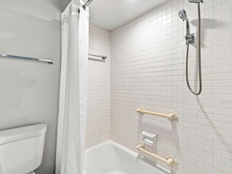 3600 Reed Road, Unit 8, Upper Arlington, OH 43220 Photo 40