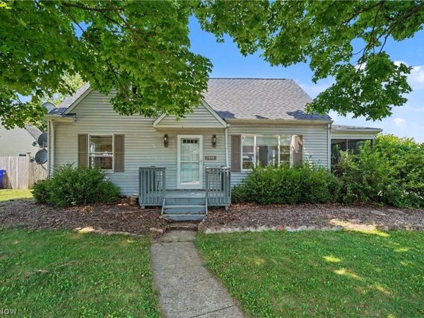 2590 21st Street , Cuyahoga Falls, OH 44223