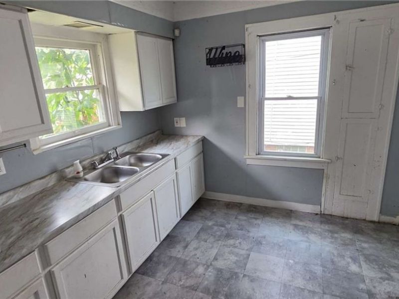 13420 Saybrook Avenue , Garfield Heights, OH 44105 Photo 5