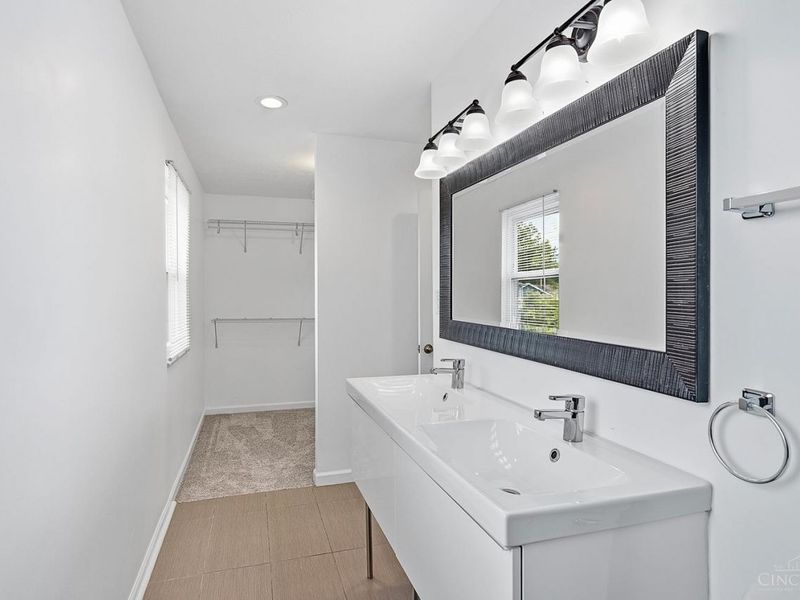 8128 Rollingwood Way, West Chester, OH 45069 Photo 24