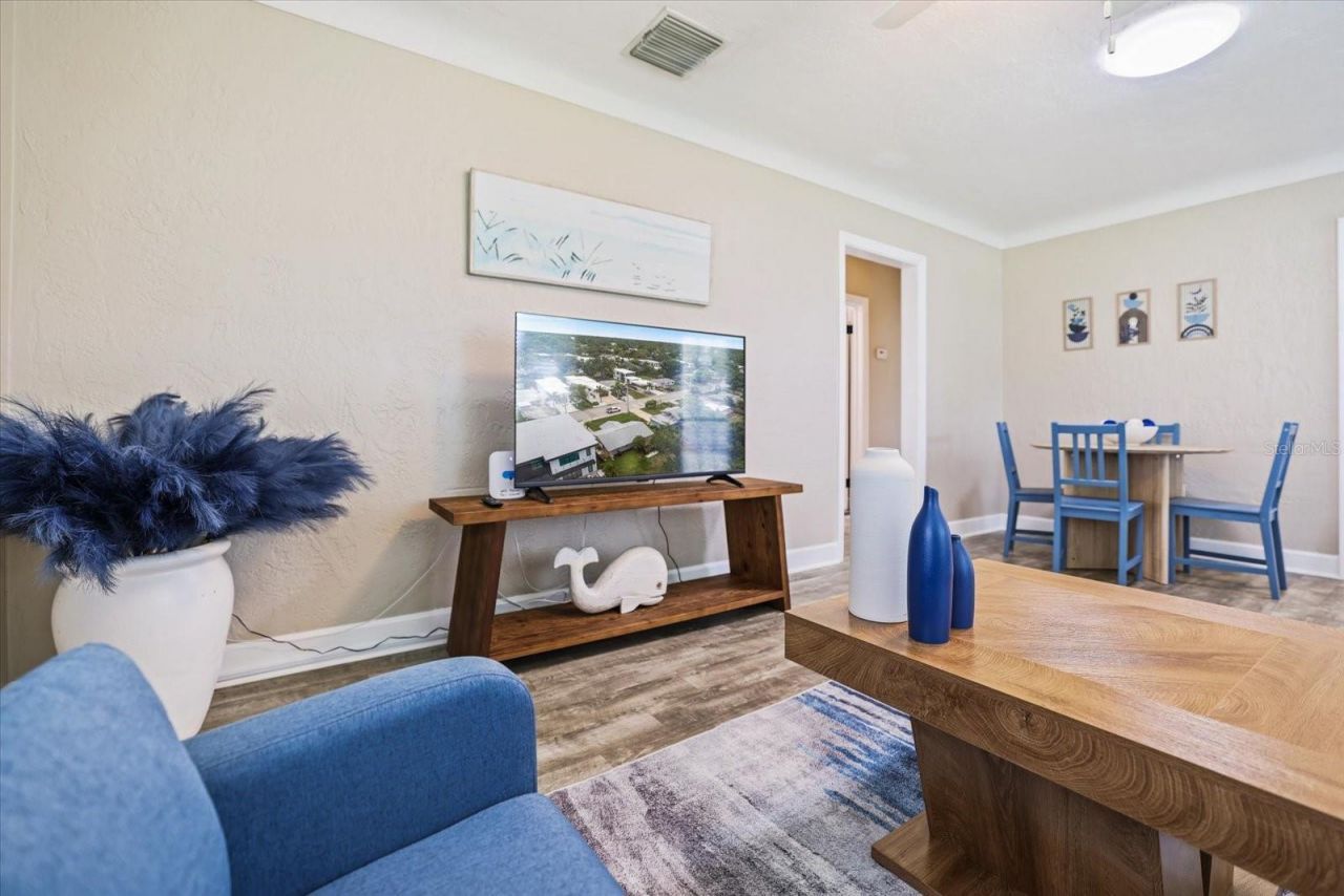 2126 Hyde Park Street, Sarasota, FL 34239 Photo