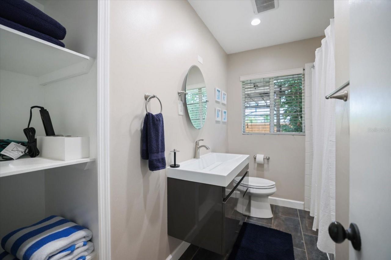 2126 Hyde Park Street, Sarasota, FL 34239 Photo