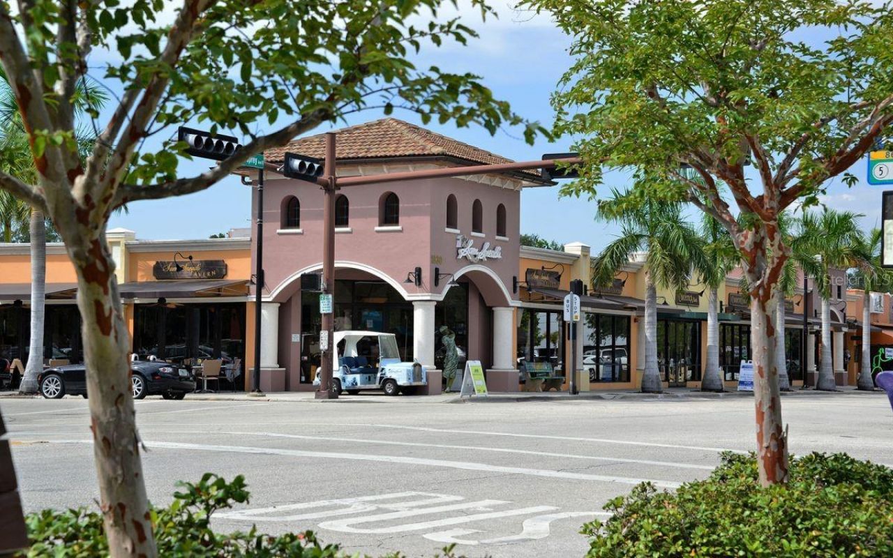 2126 Hyde Park Street, Sarasota, FL 34239 Photo