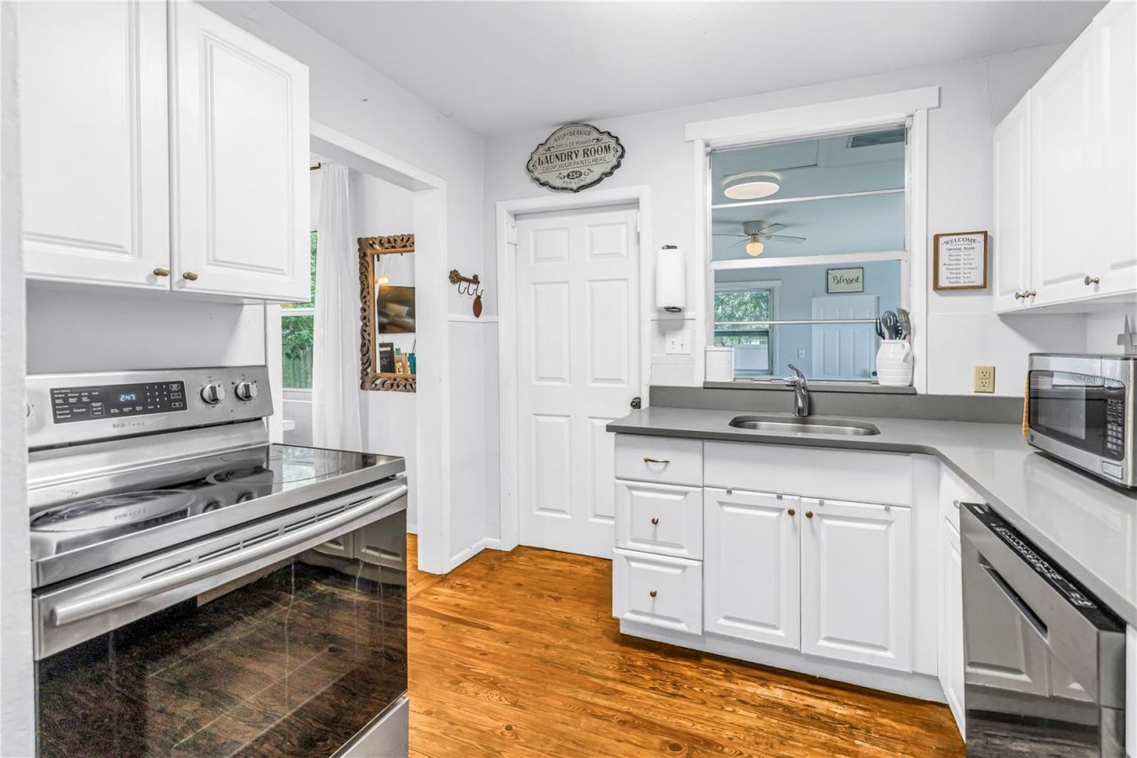 416 61st Avenue Ne, Saint Petersburg, FL 33703 Photo