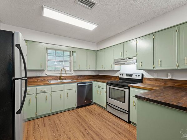 5407 Admiral Doyle Dr, Pensacola, FL 32506