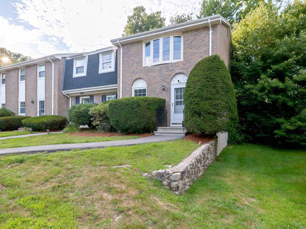 7 Fieldstone Drive, Londonderry, NH 03053