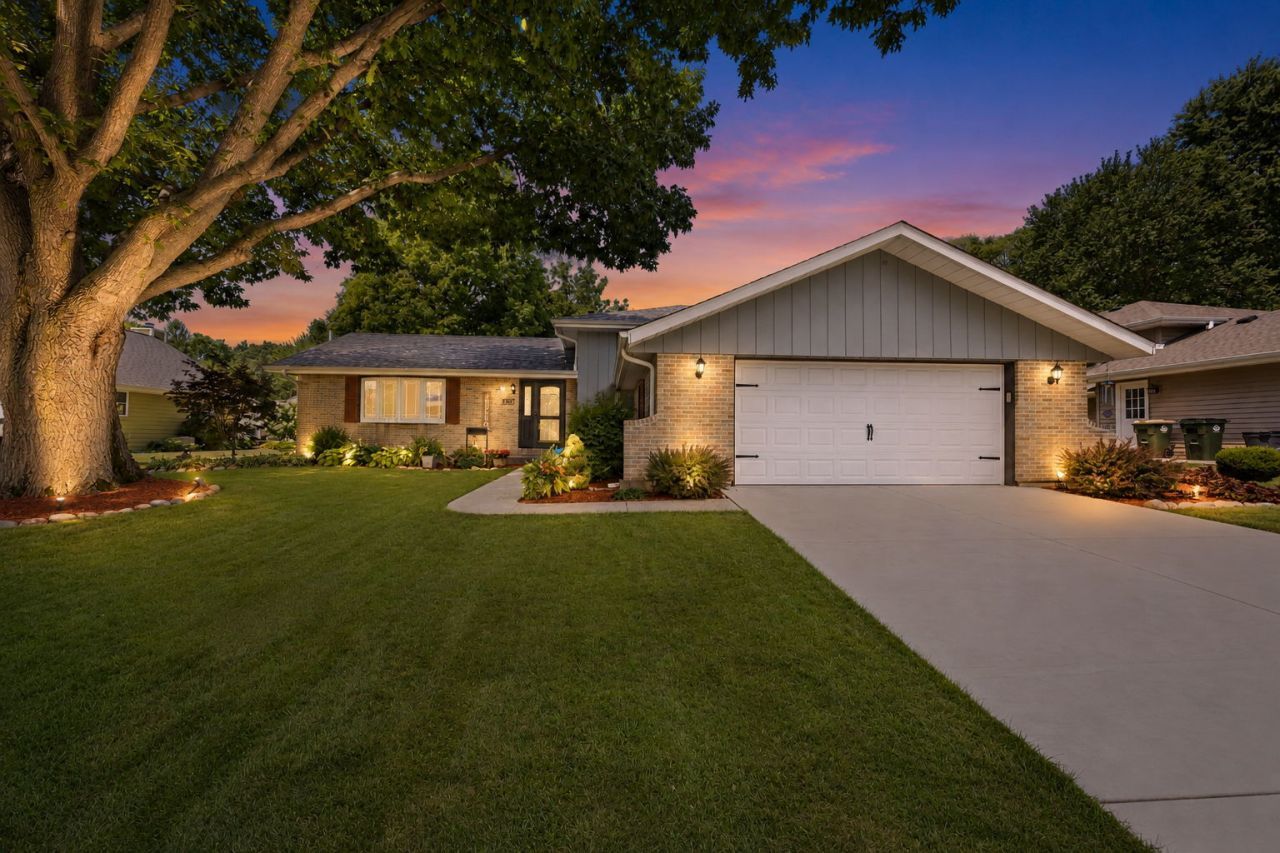 303 Woodworth Street, Yorkville, IL 60560 Main Photo