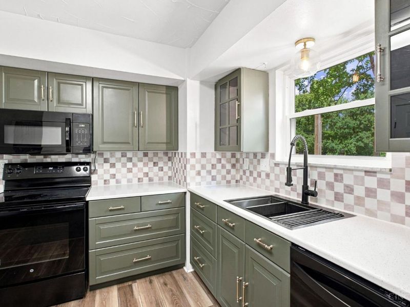 11280 Hanover, Forest Park, OH 45240 Photo 5