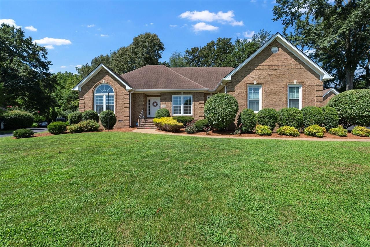 637 Willow Bend Circle, Bowling Green, KY 42104 Main Photo
